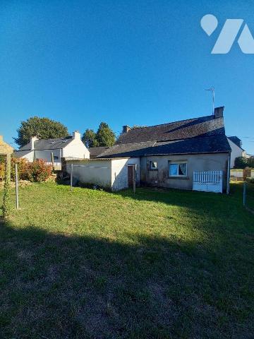 PLUVIGNER : MAISON EN PIERRE A RENOVER 