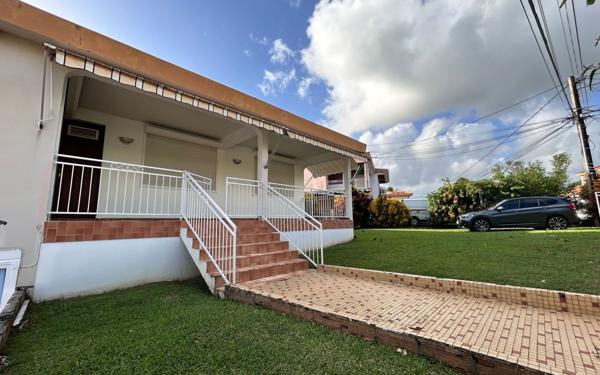 Immeuble à vendre    4 pièces •  Le Lamentin