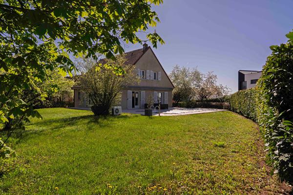 Maison Daix 7 pièce(s) 200 m2