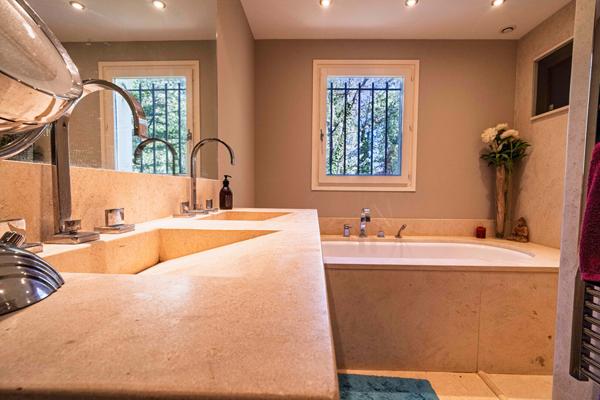 Maison Daix 7 pièce(s) 200 m2