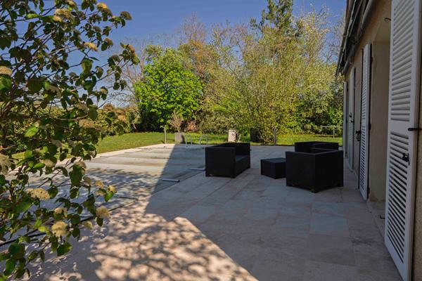 Maison Daix 7 pièce(s) 200 m2