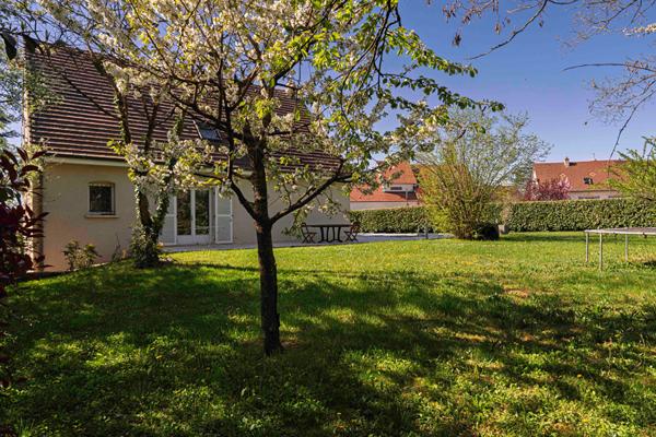 Maison Daix 7 pièce(s) 200 m2