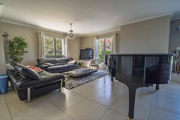 Maison Daix 7 pièce(s) 200 m2