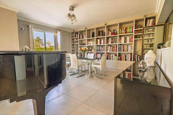 Maison Daix 7 pièce(s) 200 m2