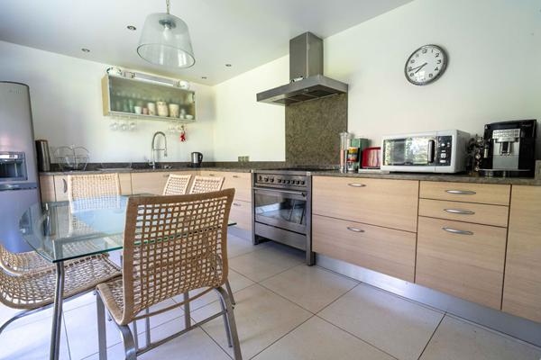 Maison Daix 7 pièce(s) 200 m2