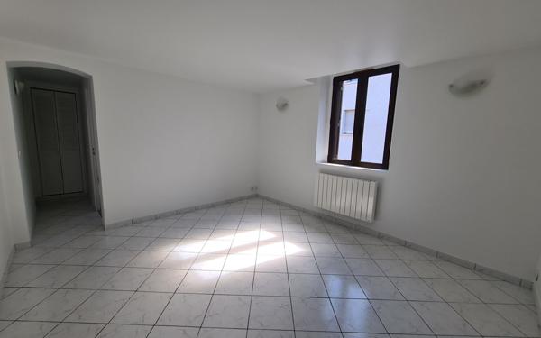 Appartement à louer    2 pièces • 48,77 m2 Ozoir-la-Ferrière
