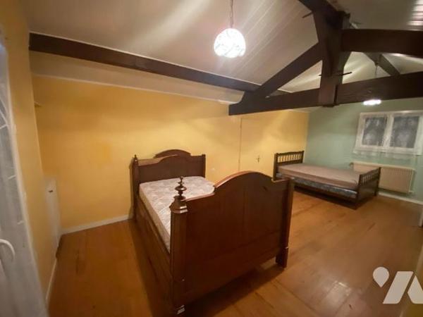 A VENDRE, Gironde, proche Bordeaux, LE PIAN MEDOC, quartier Feydieu, très calme, sur un terrain...