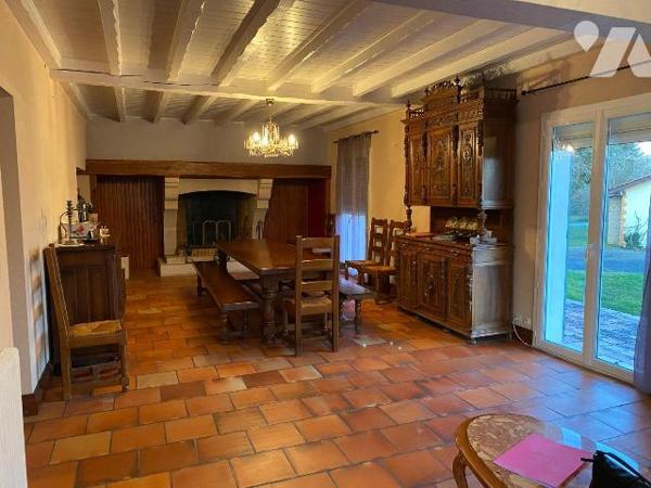 A VENDRE, Gironde, proche Bordeaux, LE PIAN MEDOC, quartier Feydieu, très calme, sur un terrain...