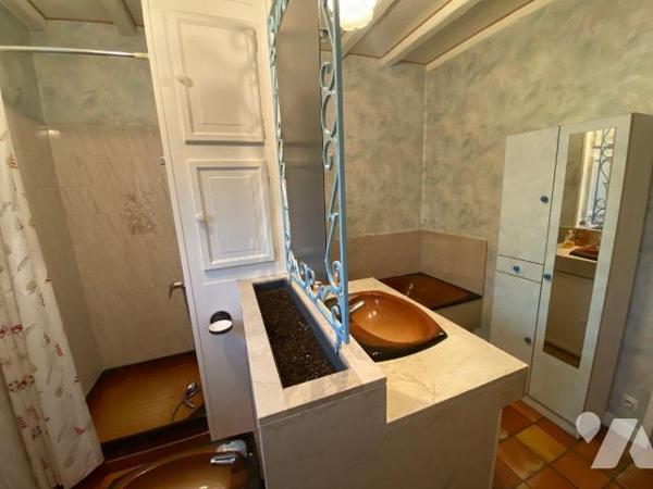 A VENDRE, Gironde, proche Bordeaux, LE PIAN MEDOC, quartier Feydieu, très calme, sur un terrain...