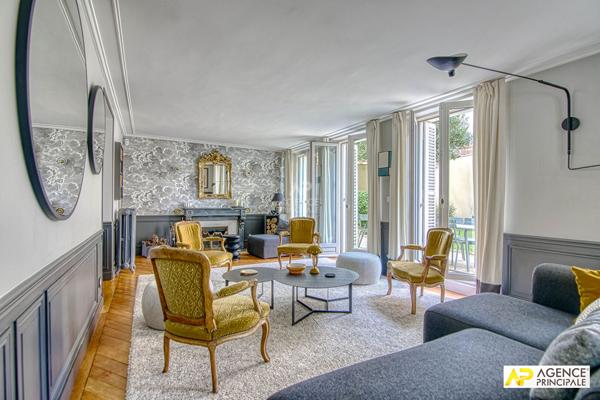 Versailles Notre-Dame Les Prés - Maison 9 pièces 271.76 m² au sol avec dépendance et sous-sol total sur parcelle de 430 m² 2 770 000 € **  - Référence  28198