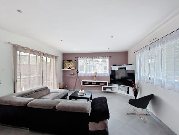 MAISON A VENDRE POMMERET - Maison de plain-pied récente dans un hameau calme et agréable de Pommeret !