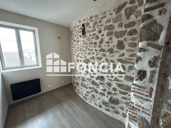 Location Appartement 3 pièces 60.2 m² - 28 ROUTE DE PARIS / COUR DES DAMES La Pacaudiere 42163