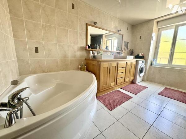 MAISON EN PIERRE DE CARACTÈRE ENTIÈREMENT RÉNOVÉE – CŒUR D'AUMONT-AUBRAC (LOZÈRE)