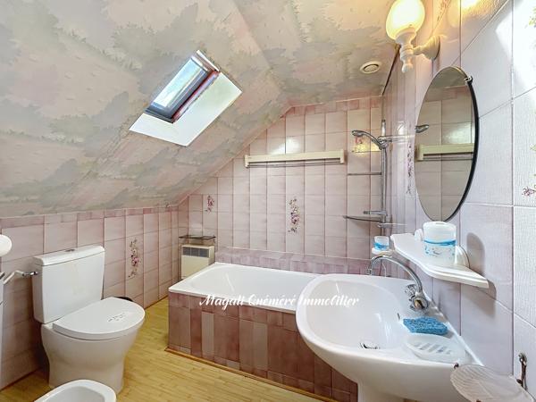 Boisgervilly (35360) Beaux volumes et dépendances – Maison de bourg 5p avec potentiel, 135 m² - (5 min Montauban de Bretagne 35360)