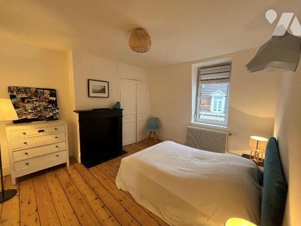 MAISON - 4 CHAMBRES - 2 SALLES DE BAINS - JARDIN - GARAGE - A VENDRE - ROSENDAEL.


ETAT IRR...