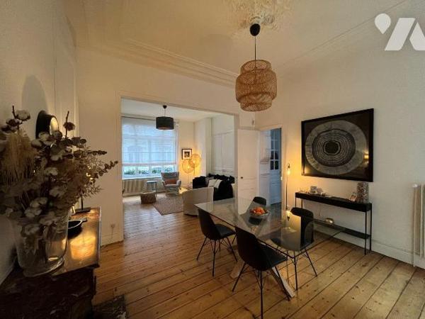 MAISON - 4 CHAMBRES - 2 SALLES DE BAINS - JARDIN - GARAGE - A VENDRE - ROSENDAEL.


ETAT IRR...