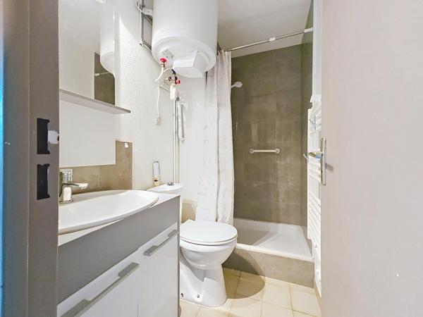 Studio en excellent état