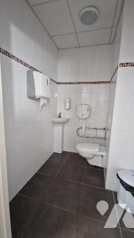 LOCAL COMMERCIAL 188 M² -4 PLACES DE PARKING