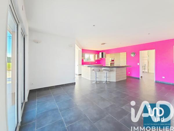 Location maison 11 pièces 222 m² Maignaut-Tauzia