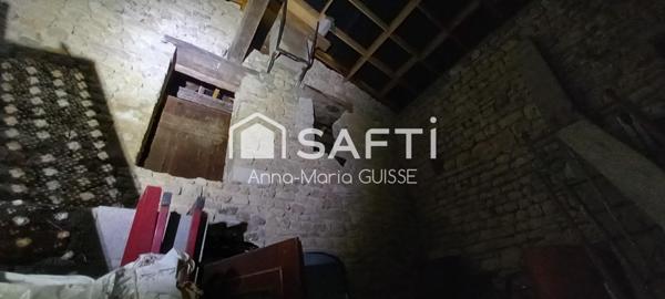 Maison de pierre 164 m², comprenant 6 pièces à rénover sur 1étage