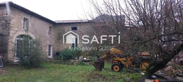 Maison de pierre 164 m², comprenant 6 pièces à rénover sur 1étage