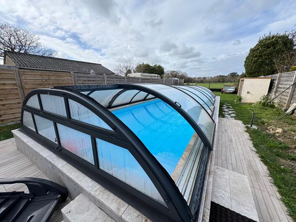 À vendre maison T5 à FEREL, 133 m² habitable avec jardin clos et piscine