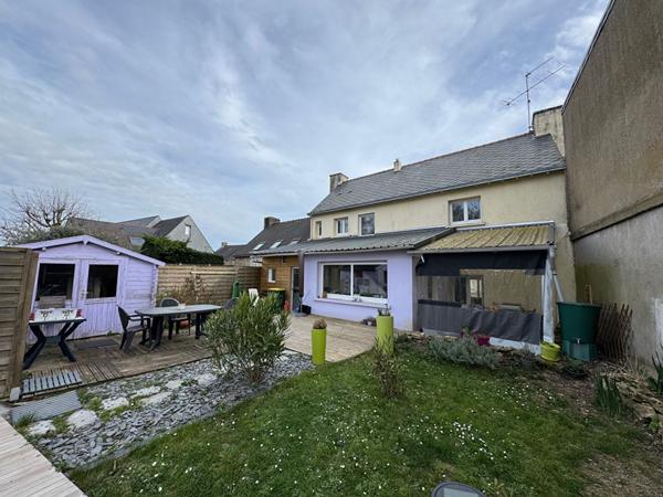 À vendre maison T5 à FEREL, 133 m² habitable avec jardin clos et piscine