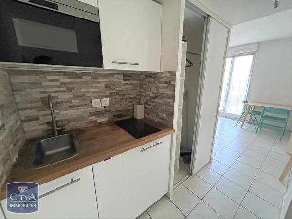 Appartement à louer 1 pièce 18.16m² Aix-en-Provence (13090)