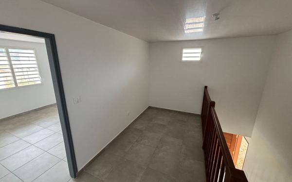 Maison à louer    4 pièces • 122,58 m2 Remire-Montjoly