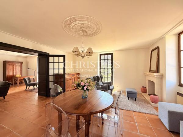 Domaine de caractère avec gîte, piscine chauffée, étang privé et plus de 7 hectares près d’Aubeterre-sur-Dronne