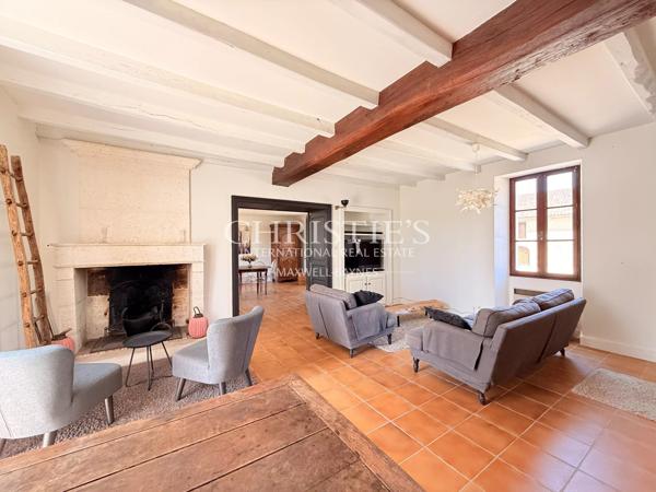 Domaine de caractère avec gîte, piscine chauffée, étang privé et plus de 7 hectares près d’Aubeterre-sur-Dronne