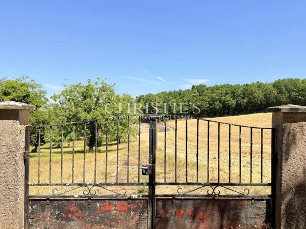 Domaine de caractère avec gîte, piscine chauffée, étang privé et plus de 7 hectares près d’Aubeterre-sur-Dronne