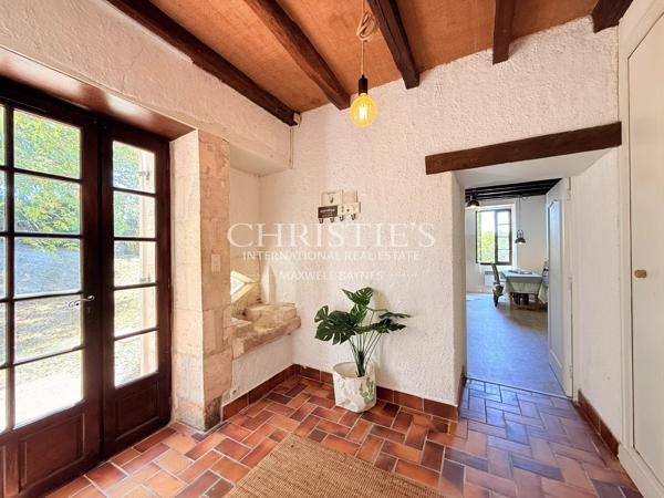 Domaine de caractère avec gîte, piscine chauffée, étang privé et plus de 7 hectares près d’Aubeterre-sur-Dronne