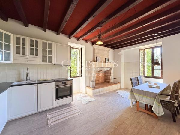 Domaine de caractère avec gîte, piscine chauffée, étang privé et plus de 7 hectares près d’Aubeterre-sur-Dronne