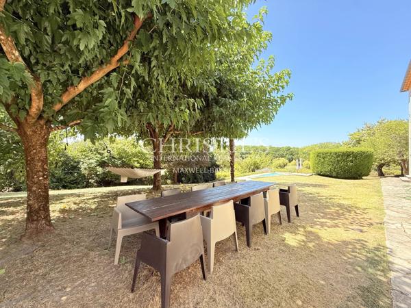 Domaine de caractère avec gîte, piscine chauffée, étang privé et plus de 7 hectares près d’Aubeterre-sur-Dronne