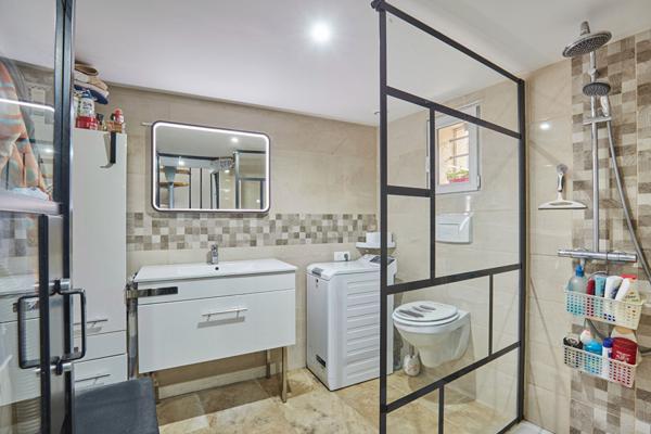 Coup de coeur à Lambesc , Ancien cabanon réhabilité avec piscine, en pleine campagne