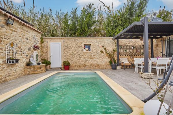 Coup de coeur à Lambesc , Ancien cabanon réhabilité avec piscine, en pleine campagne