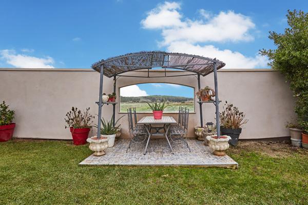 Coup de coeur à Lambesc , Ancien cabanon réhabilité avec piscine, en pleine campagne