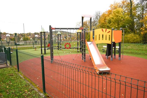 Terrain à vendre proche de MARLENHEIM (67) : Terrain Viabilisé : 582 m2 - Lotissement Strengenfeld - Libre architecte et constructeur - Plat - taille humaine