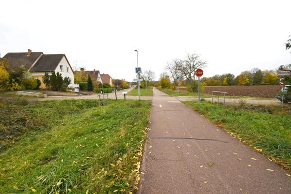 Terrain à vendre proche de MARLENHEIM (67) : Terrain Viabilisé : 582 m2 - Lotissement Strengenfeld - Libre architecte et constructeur - Plat - taille humaine