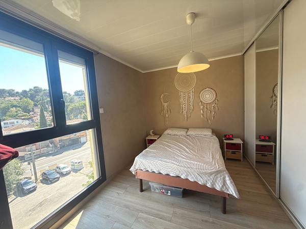Appartement à louer 1 020 € CC Marseille 3 p 73 m² DPE C