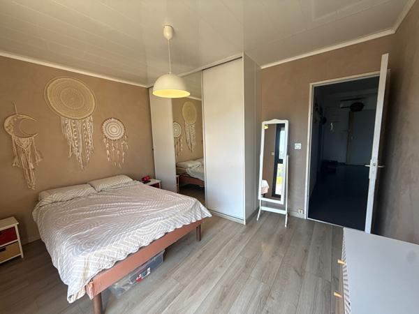 Appartement à louer 1 020 € CC Marseille 3 p 73 m² DPE C