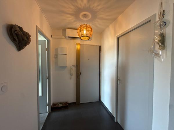 Appartement à louer 1 020 € CC Marseille 3 p 73 m² DPE C