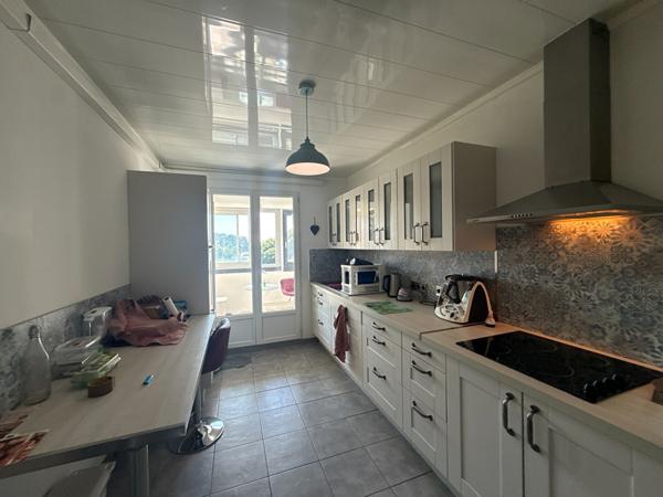 Appartement à louer 1 020 € CC Marseille 3 p 73 m² DPE C