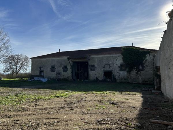 SAINT IGNAT belle grange de 200 m2 sur 1800 m2 de terrain