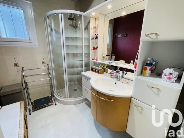 Maison traditionnelle 6 pièces de 125 m² à Janzé (35150)