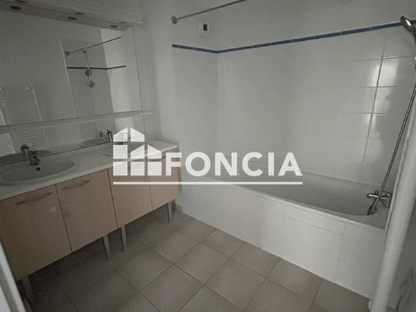 Location Appartement 4 pièces 75.9 m² - 1 RUE LOUISE WEISS Dinan 22100