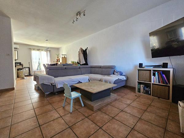 Maison plain-pied La Crau 4 pièce(s)75 m² - Calme, plain pied, jardin.