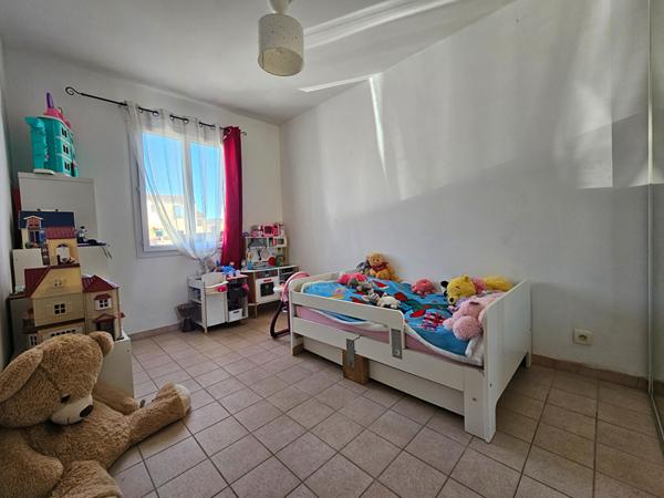 Maison plain-pied La Crau 4 pièce(s)75 m² - Calme, plain pied, jardin.