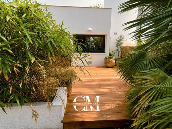 Bordeaux-Caudéran Duplex 98m² jardin, piscine, box garage et parking
